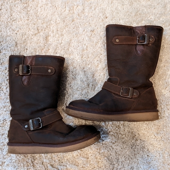 UGG Shoes - Ugg Kensington Brown Leather Sheepskin Buckle Boot Women's Size 7
